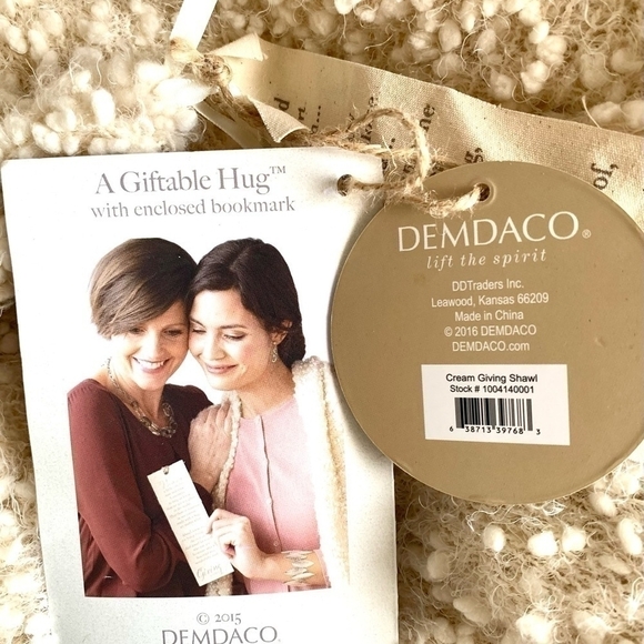 Wrap Soft Beige DEMDACO Cream Giving Shawl Wrap with Pockets Textured Dot Shawl - Picture 9 of 10